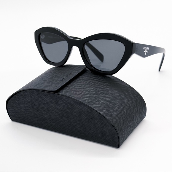 NEW PRADA PRA02S 16K08Z WOMEN SUNGLASSES SPRA02 BLACK GREY GEOMETRIC EYEWEAR - Picture 2 of 10